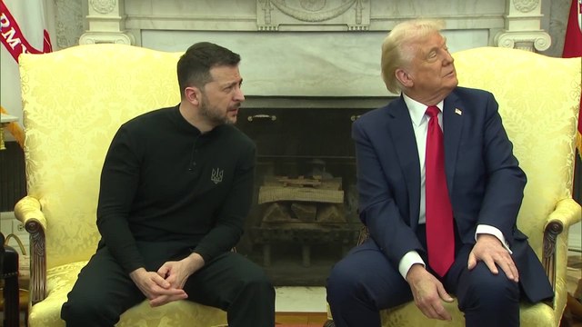 MOMENT: Reporter asks Zelenskiy why he doesn't wear a suit during Oval Office event