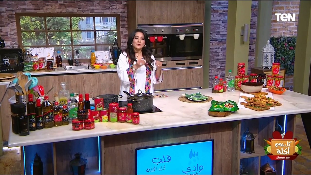 طريق عمل الملوخية الخضراء  مع الشيف فيفيان