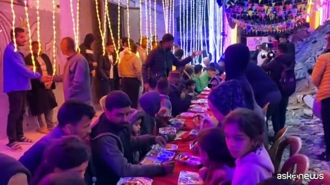 A Gaza il primo pasto prima del digiuno per il Ramadan