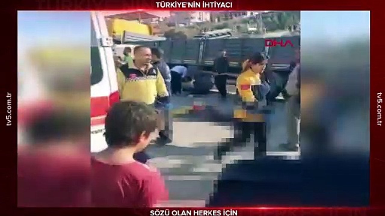 Hatay'da işçi servisinin TIR'a çarpması sonucu 6 kişi hayatını kaybetti, 8 kişi de yaralandı.