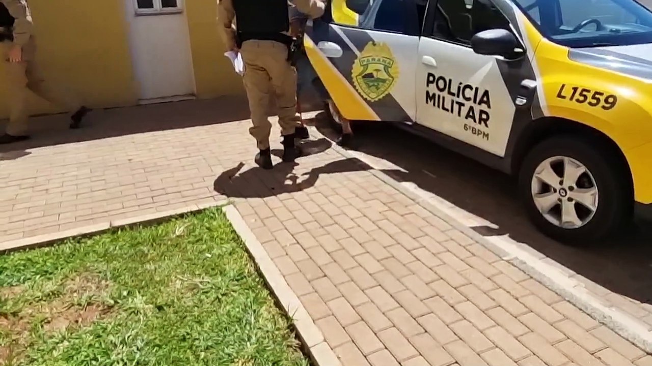 Filho bate no pai, desacata policiais e é preso