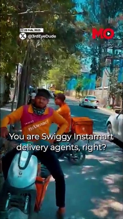 Bengaluru resident confronts wrong-way delivery riders