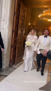 Τάμτα Μαστοράκη – Χρήστος Μπέζας: Ο λαμπερός γάμος και ο πρώτος χορός με τραγούδι του Αντώνη Ρέμου!