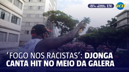 Djonga canta hit "Olho de Tigre" no meio da galera em BH