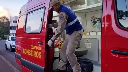 Motociclista fica desacordada após acidente de trânsito no Cancelli