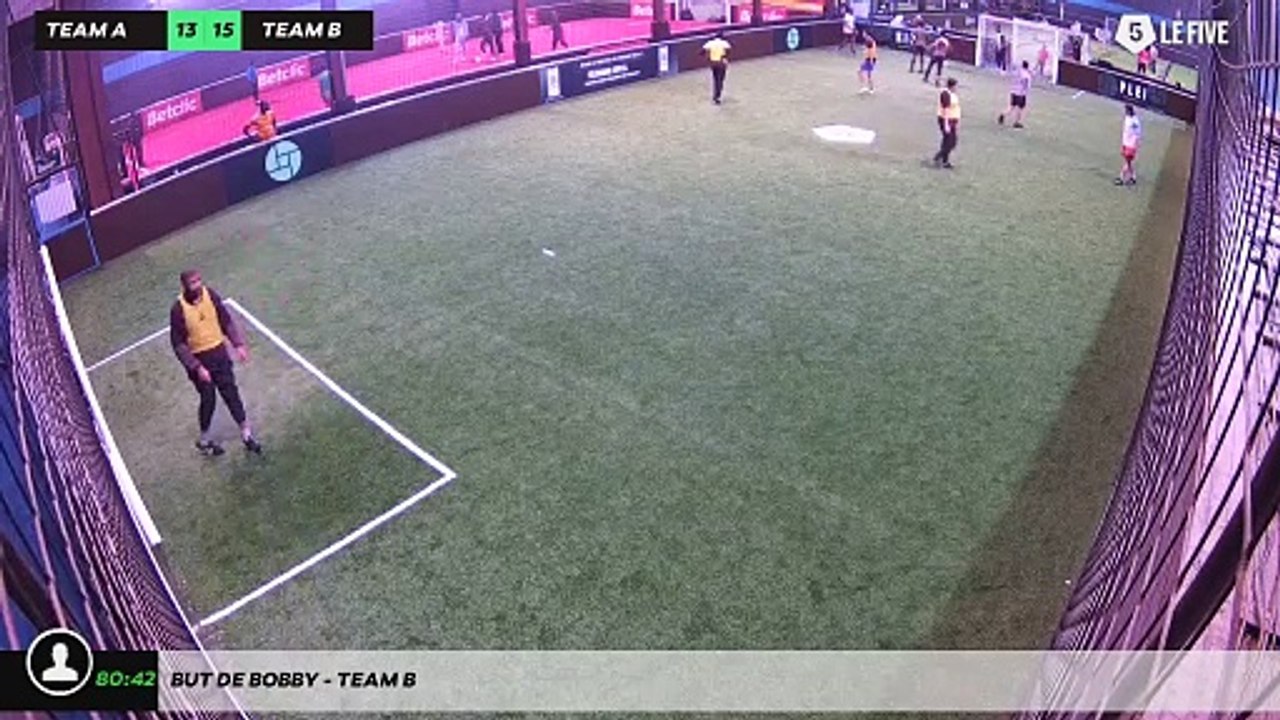 But de Bobby - Team B