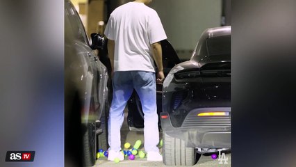 デーブ・ロバーツが大谷翔平にドッキリ！車から大量のロバーツ顔ボールが溢れ出す