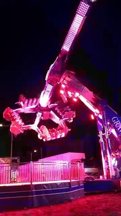 Nombreuses Attractions   Foire des Rameaux de Grenoble  #france #grenoble #foire #divertissement   (52)