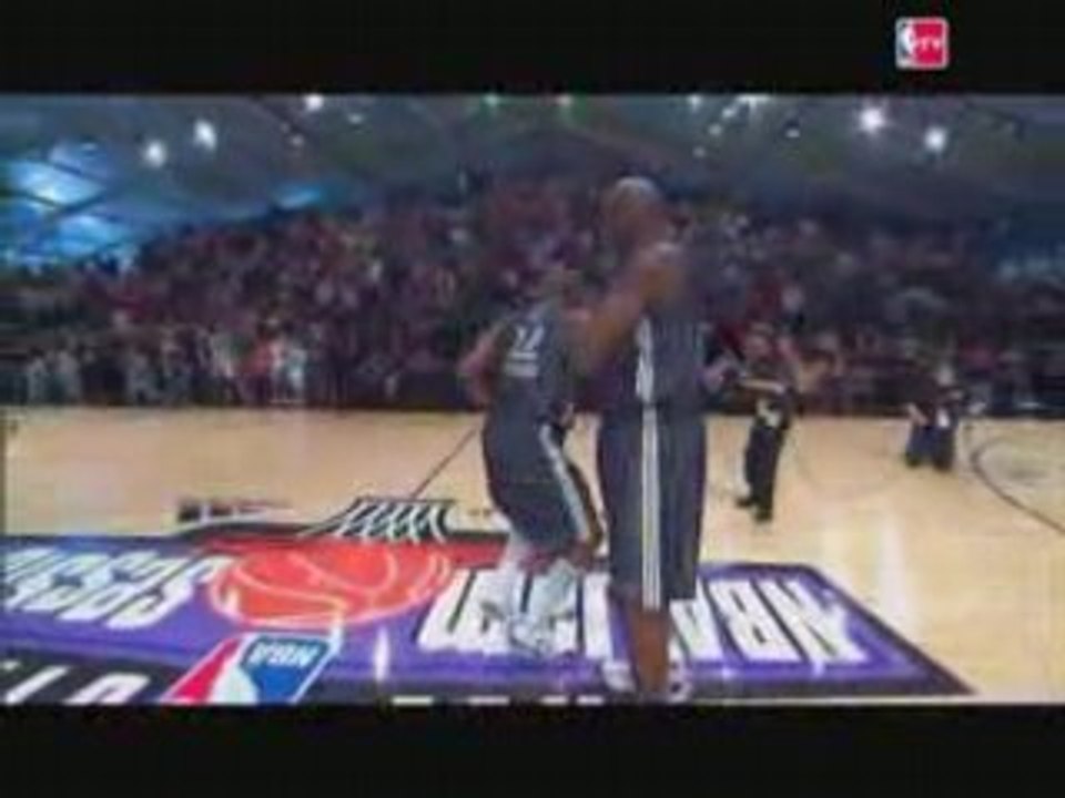 YouTube - Shaq, LeBron, Dwight Howard All-Star Dance-Off