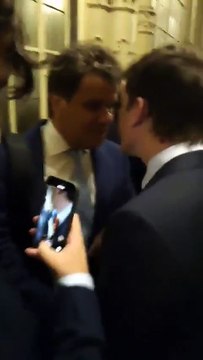 El cruce entre Manes y Santiago Caputo