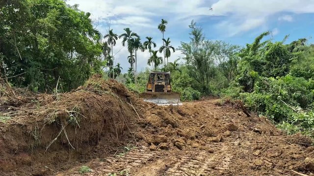 Bulldozer D6R XL Flagship Heavy Equipment for Mountain Roads