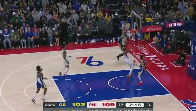'Take a picture!' - Curry hits first dunk in six years against the 76ers