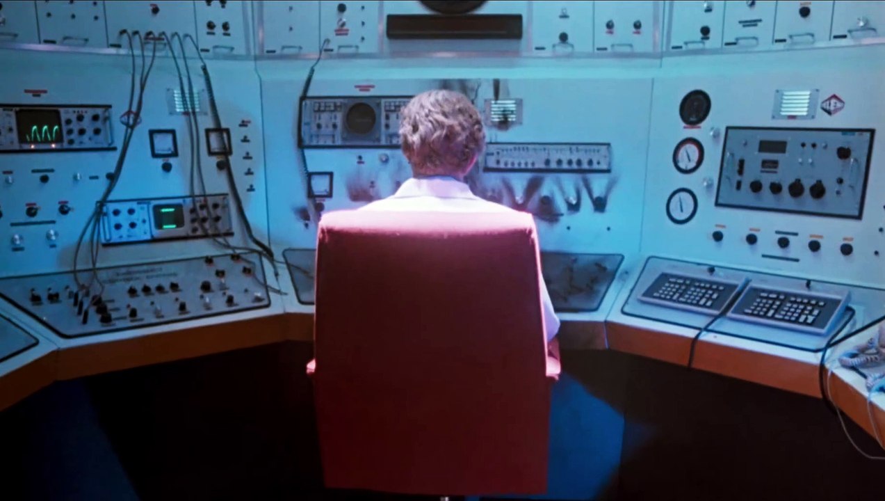 The Quiet Earth Trailer (1985)