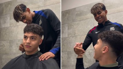 La nueva faceta de Lamine: de los recortes del campo a 'recortar' el pelo