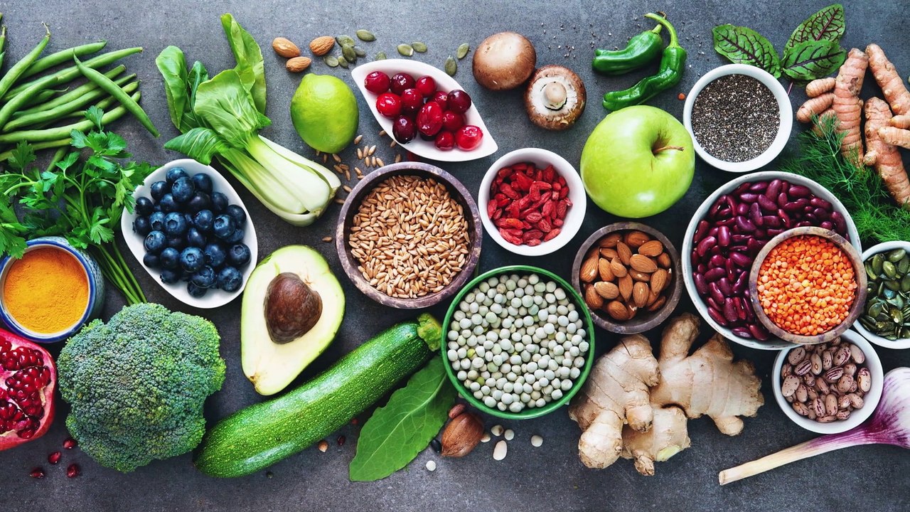 Top 8 Anti-Aging Foods for Youthful, Glowing Skin!