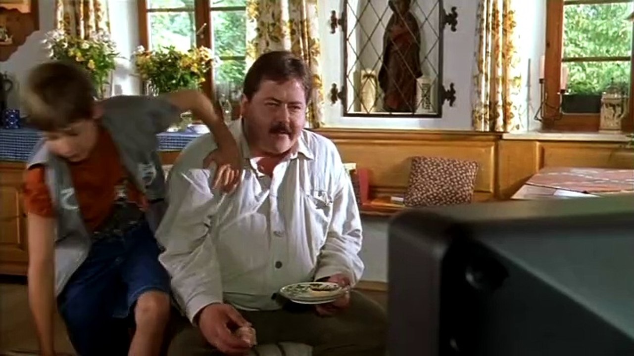 Die Rosenheim-Cops S01E09-Mord im Kolbenmoor