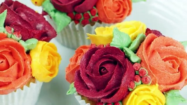 Mini Buttercream Rose Cupcake - Piping Techniques Tutorial