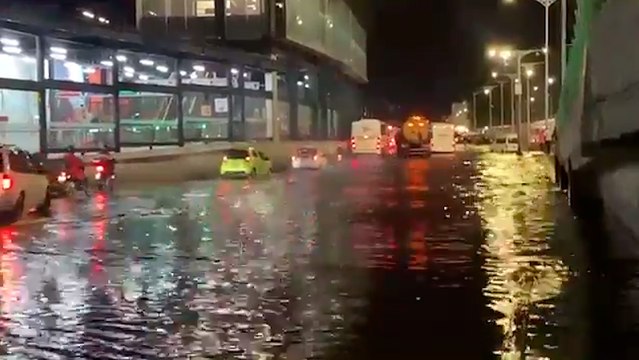 CDMX: Fuerte lluvia deja impresionante inundación en Insurgentes Norte a la altura de Indios Verdes