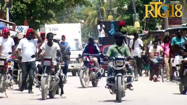 Mach pasifik nan Site solèy pou denonse konpòtman lapolis yo di fas ak abitan komin lan