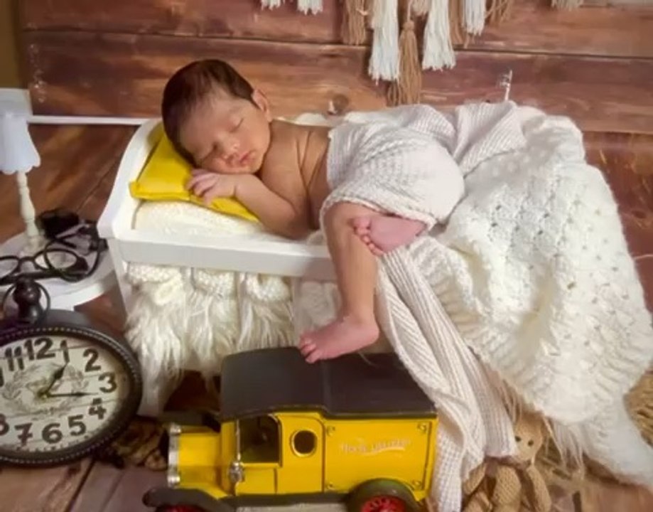 Newborn posing ideas - newborn session