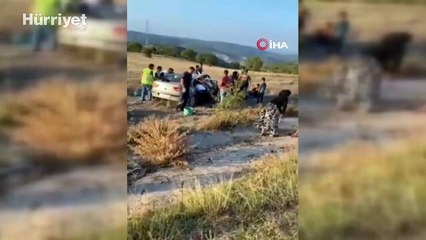 Скачать видео: Sinop’ta iki otomobil kafa kafaya çarpıştı: Ölü ve yaralılar var