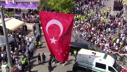 İsrail’in öldürdüğü Ayşenur Ezgi Eygi son yolculuğuna uğurlandı