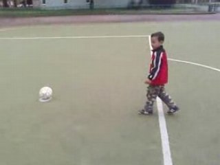 CHALLENGE TELEFOOT : ILYAS 6 ANS ( PETIT PRODIGE DU 76 )