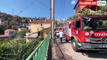 Kocaeli'nde Tek Katlı Binanın Çatısında Yangın