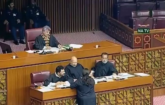 ‏بلاول بھٹو کے لہجے سے مجھے جھلک آ رہی تھی جیسے اُنہوں نے پورے 2 دن ڈی جی آئی ایس پی آر کے دفتر میں پریکٹس کی ہے، عمر ایوب کا بلاول بھٹو کے خطاب پر ردعمل، ڈی جی آئی ایس پی آر کا نام آتے ہی لائیو سٹریمنگ بند۔۔!!