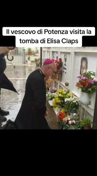 Il vescovo di Potenza visita la tomba di Elisa Claps #anniversario #elisaclaps #vescovo #cimitero #potenza #fyp #cronaca #settembre2024 #foryoupage #storytime #social #viral #tiktoknews #news #socialnews #daytime