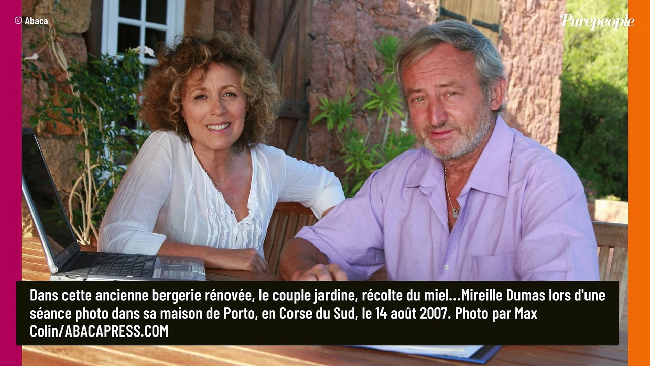 EXCLU Mireille Dumas : "L'ancienne bergerie surplombant la mer que j'ai refaite en Corse avec mon mari est magique"