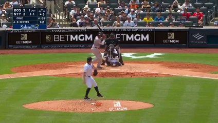 Rafael Devers con cuadrangular frente a Gerrit Cole