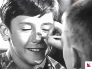 1960s Kenner toys - Spirograph & LIGHTNING Bug GLOW Juice TV commercial