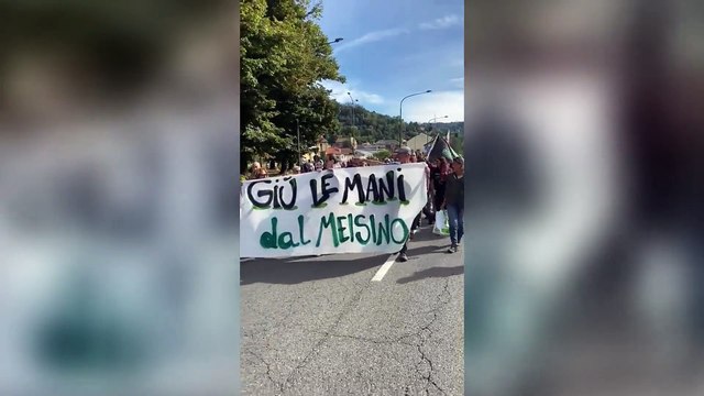 Torino, 200 in corteo contro la riqualificazione del Parco del Meisino