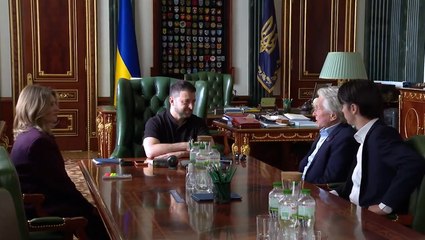 Hollywood actor Michael Douglas praises President Zelensky during Ukraine meeting