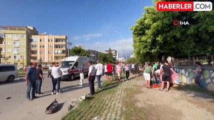 Otomobille Çarpışan Motosiklette 3 Kişi Yaralandı