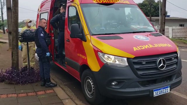 Homem é socorrido pelo Siate no Periolo com ferimento por arma branca