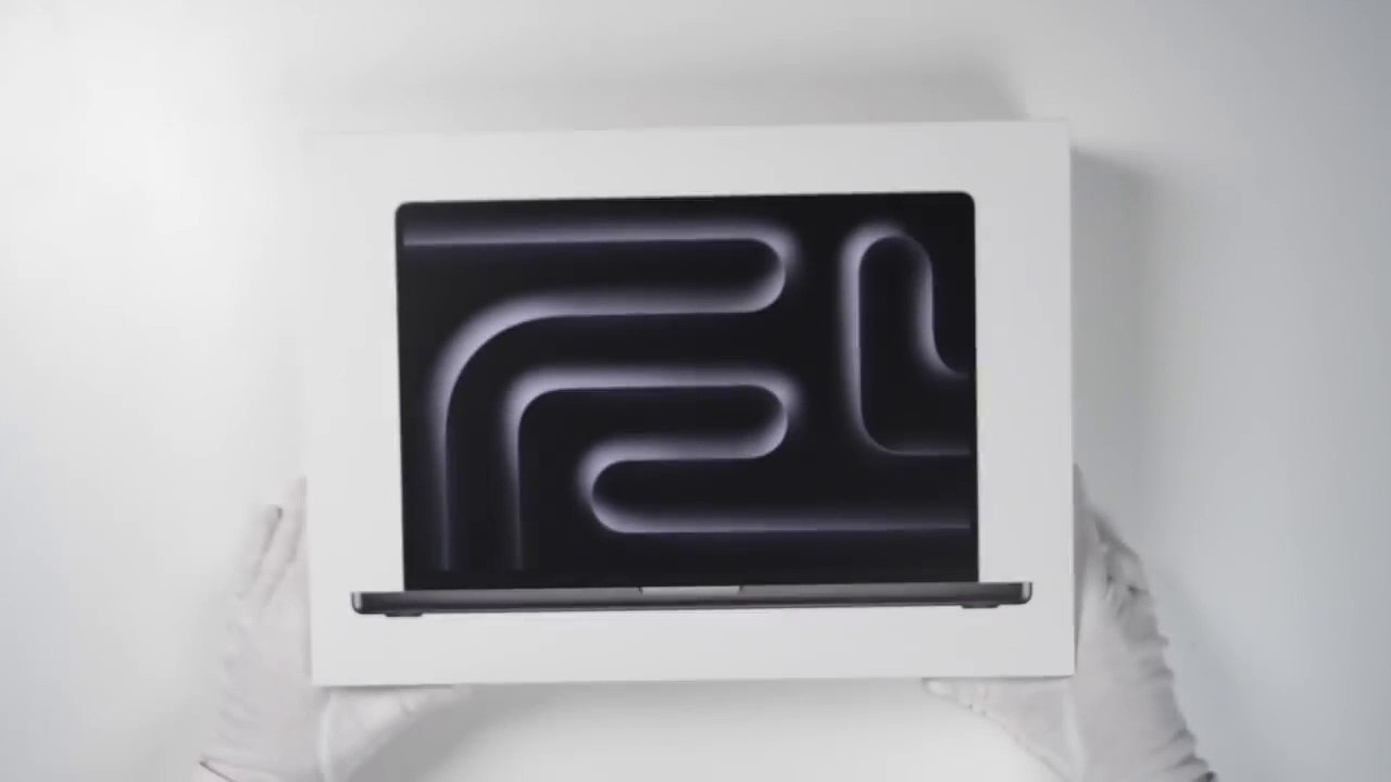 $7000 MacBook Pro M3 Max Unboxing - Running Windows Games! (GTA5, Cyberpunk _HD