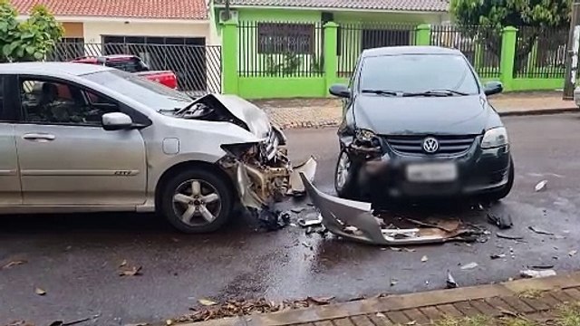 Colisão entre Fox e City deixa um ferido no Bairro Alto Alegre