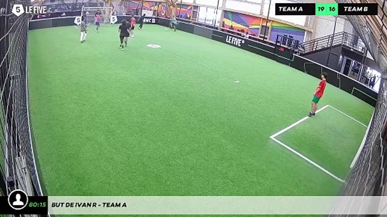 But de Ivan R - Team A
