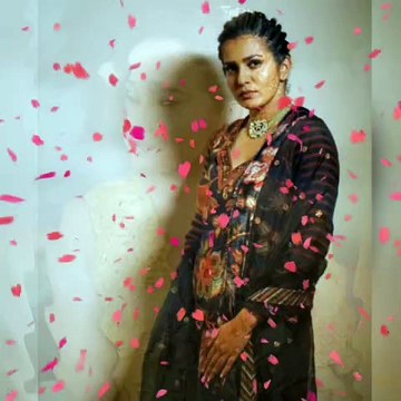 Parvathy Thiruvothu Kottuvattaa (born 7 April 1988) is an Indian actress prominently known for her work in Malayalam language films alongside Tamil, Kannada and Hindi language films.[2] Her notable accomplishments include a National Film Award, five Filmf