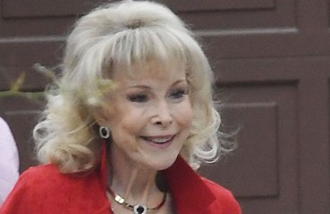 Barbara Eden "doesn't think" about ageing