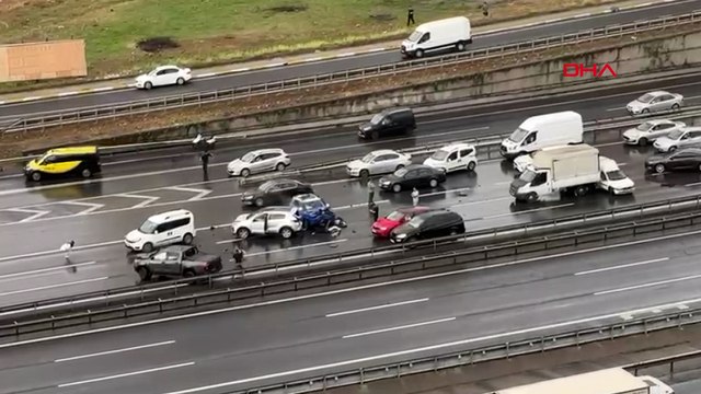 İstanbul TEM'de zincirleme trafik kazası
