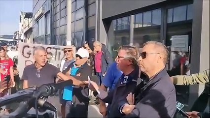 Video herunterladen: Viareggio, il corteo per Said ucciso dal Suv di Cinzia Dal Pino: «Prevalga il senso di umanità»