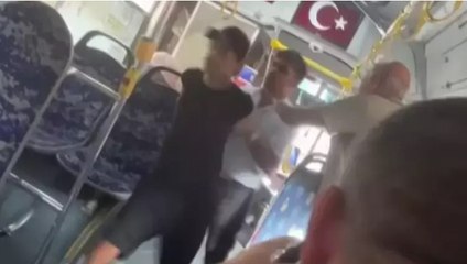 Pendik’te İETT otobüsü şoförü ile yolcu arasındaki tartışma kamerada