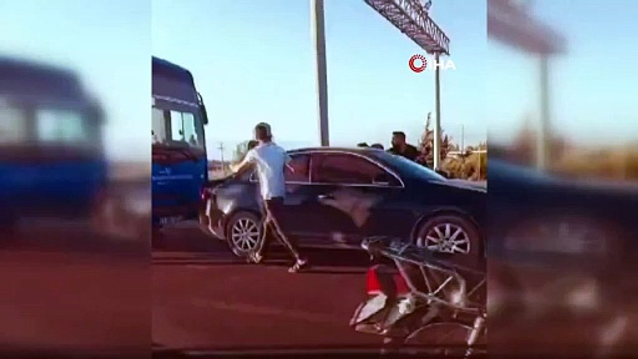 Hatay'da otobüs şoförü, araç sürücüsüne bıçakla saldırdı