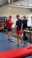 L'entrainement incroyable et plein de bonne humeurs des frères Lebrun, médaillés au Ping Pong