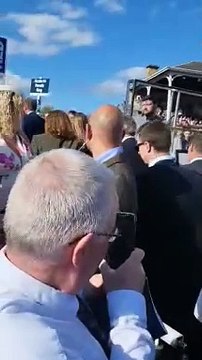 PM Keir Starmer faces w***er chants and boos in Doncaster St Leger visit