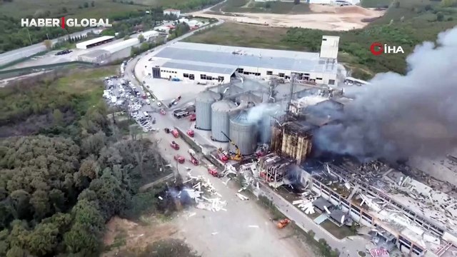 Sakarya'da makarna fabrikasında patlama! Çok sayıda ekip sevk edildi, yaralılar var