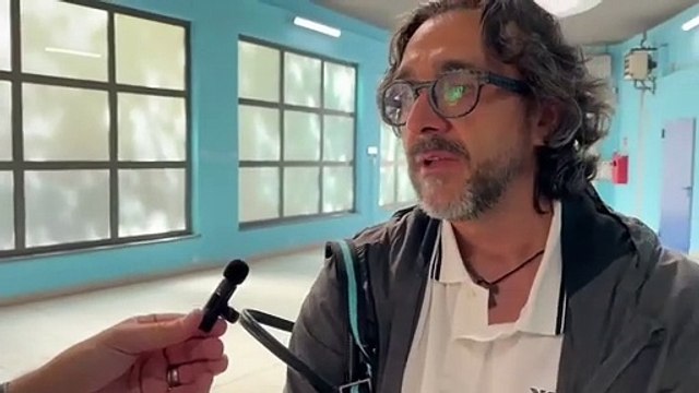 Incidente al Salone dell'Auto di Torino: «Il pilota voleva dare spettacolo, ma mia figlia forse ne esce con una gamba rotta»